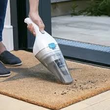Black+Decker 3.6V Handheld Vacuum 2