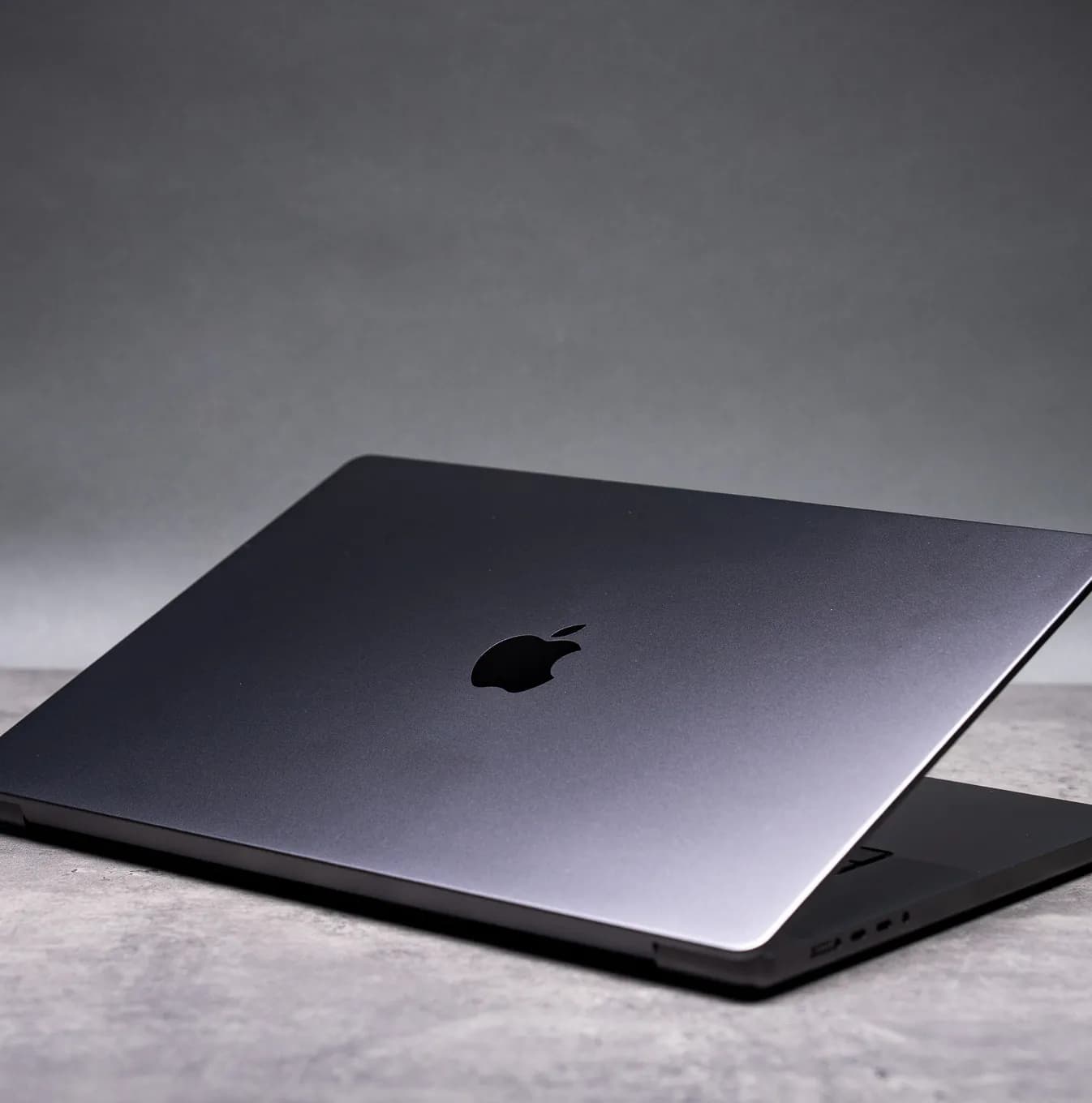 Apple MacBook Pro 2026 M5 Max 14inches 36GB Ram 2TB SSD 4