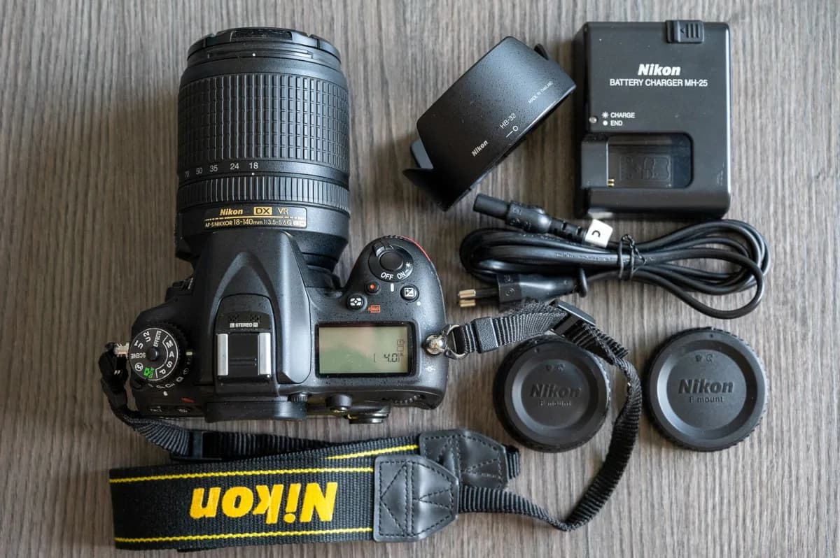Nikon D7100 DX-Format DSLR Camera with Versatile 18-105mm VR Lens 3