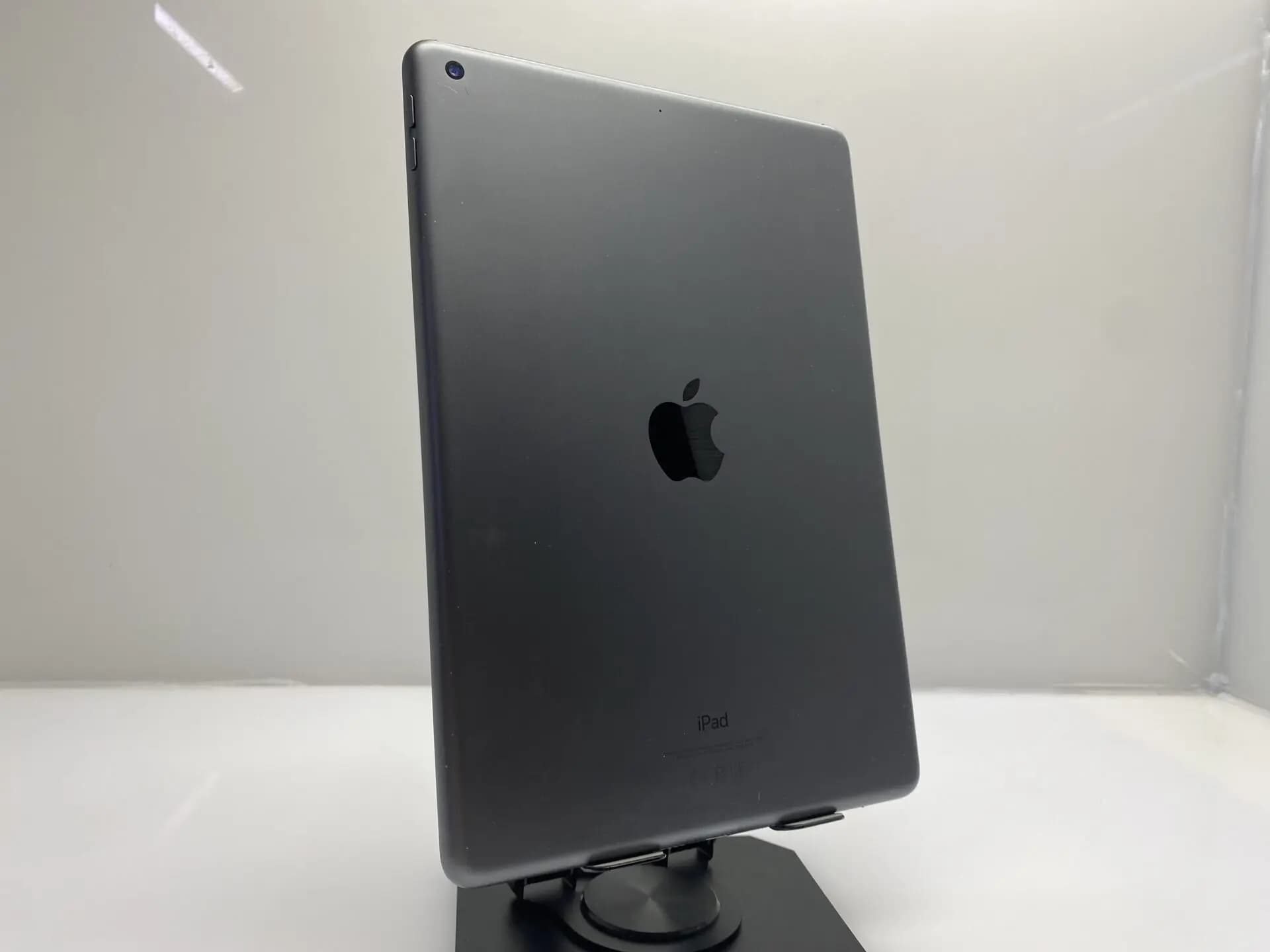 Apple iPad 9th Gen wifi only 3gb 10.2 inches 64gb iPadOS 15 4