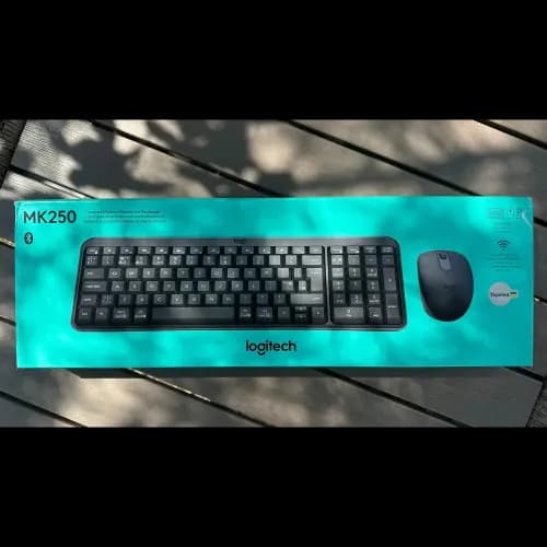 Logitech MK250 Compact Wiresless Mouse and Keyboard