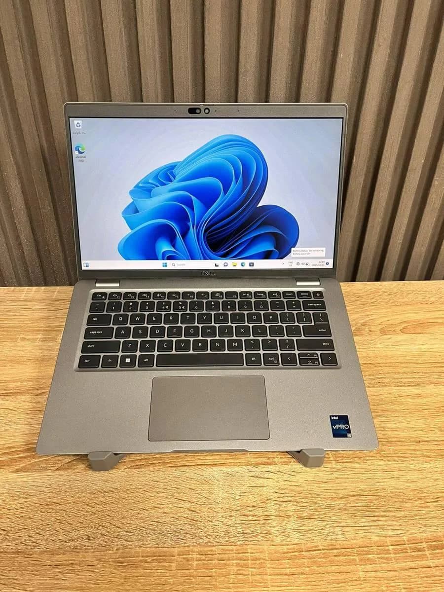 Dell Latitude 5440 Intel Core i5-1345U Processor 16GB DDR4 RAM 256GB PCIe Windows 11 Pro 13-Inch 4