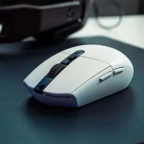 Logitech G305 Lightspeed Wireless Gaming Mouse 2