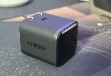 Anker  Nano 45w Smart Display Usb-c Charger 4