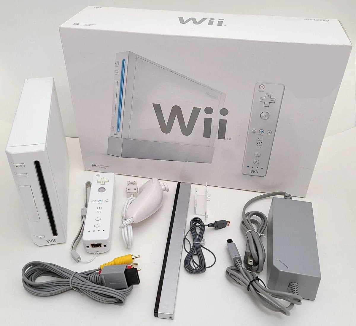 Nintendo Wii Console – 6 Preloaded Games Including Wii Sports 4