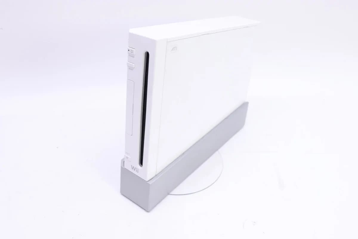 NINTENDO WII CONSOLE WITH 6 DOWNLOADED GAMES (WII SPORTS BUNDLE) 3