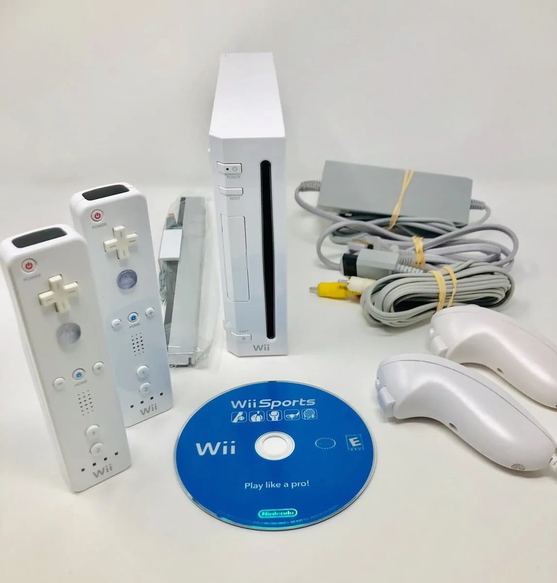 Nintendo Wii Console & Wii Sports Game 2