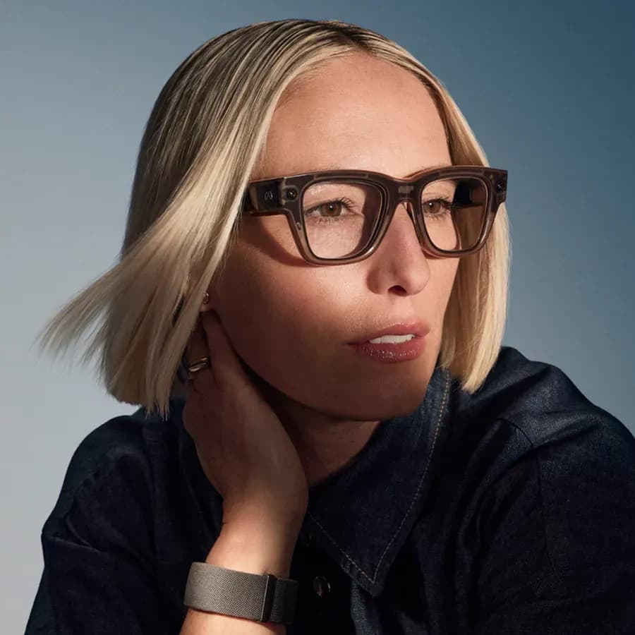 Ray-Ban Meta AI Glasses In-Lens Display & Neural Band Shiny 4