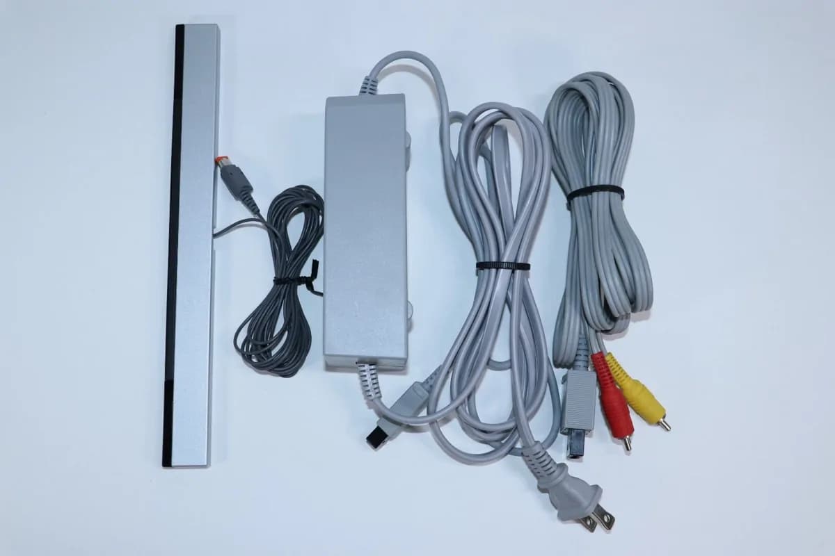 Nintendo Wii Console+ Wii Balance Board - Bundle  White 7