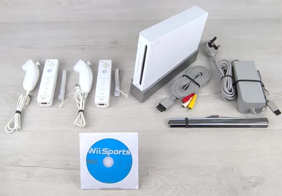 Nintendo Wii Console & Wii Sports Game 3