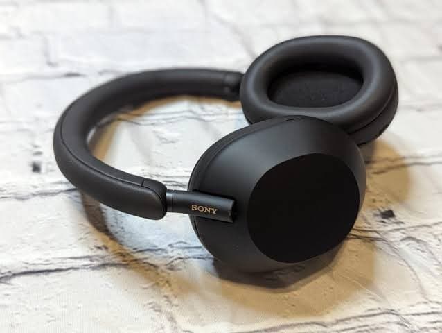 Sony WH-1000XM5 Headset 2