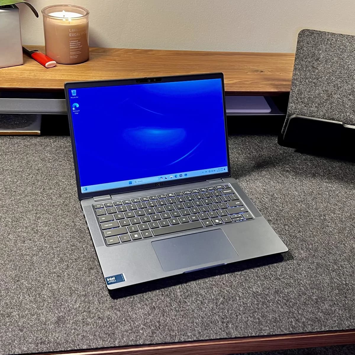 Dell Latitude 7350 Intel Core 7 165U Processor 16GB LPDDR5x-6400 256GB PCIe Windows 11 Pro 13-Inch 3
